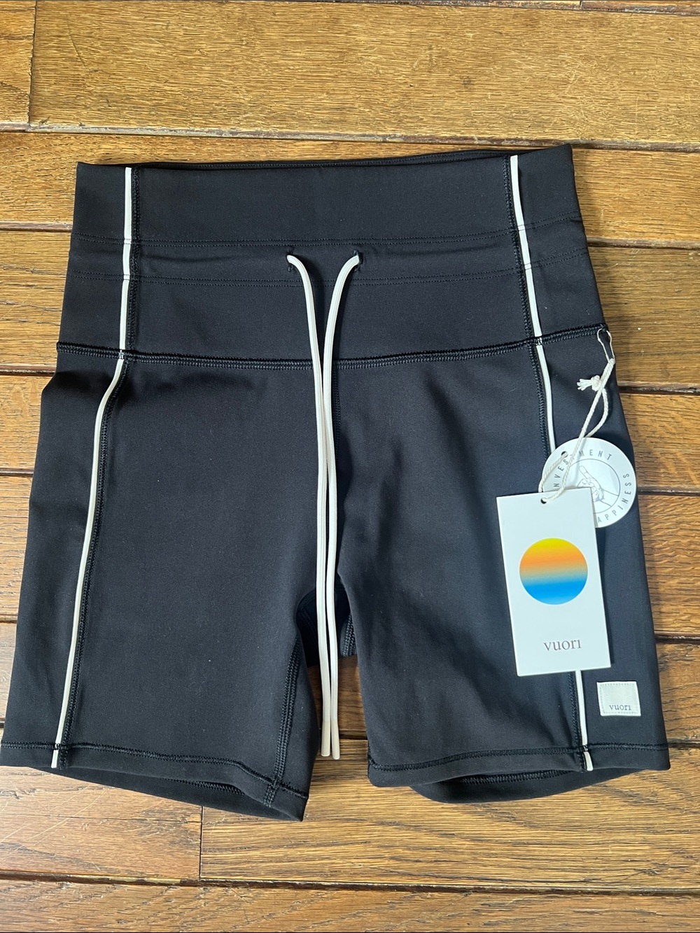 Vuori Black High-Rise Daily Piped Bike Shorts 5" Size XS New With Tags